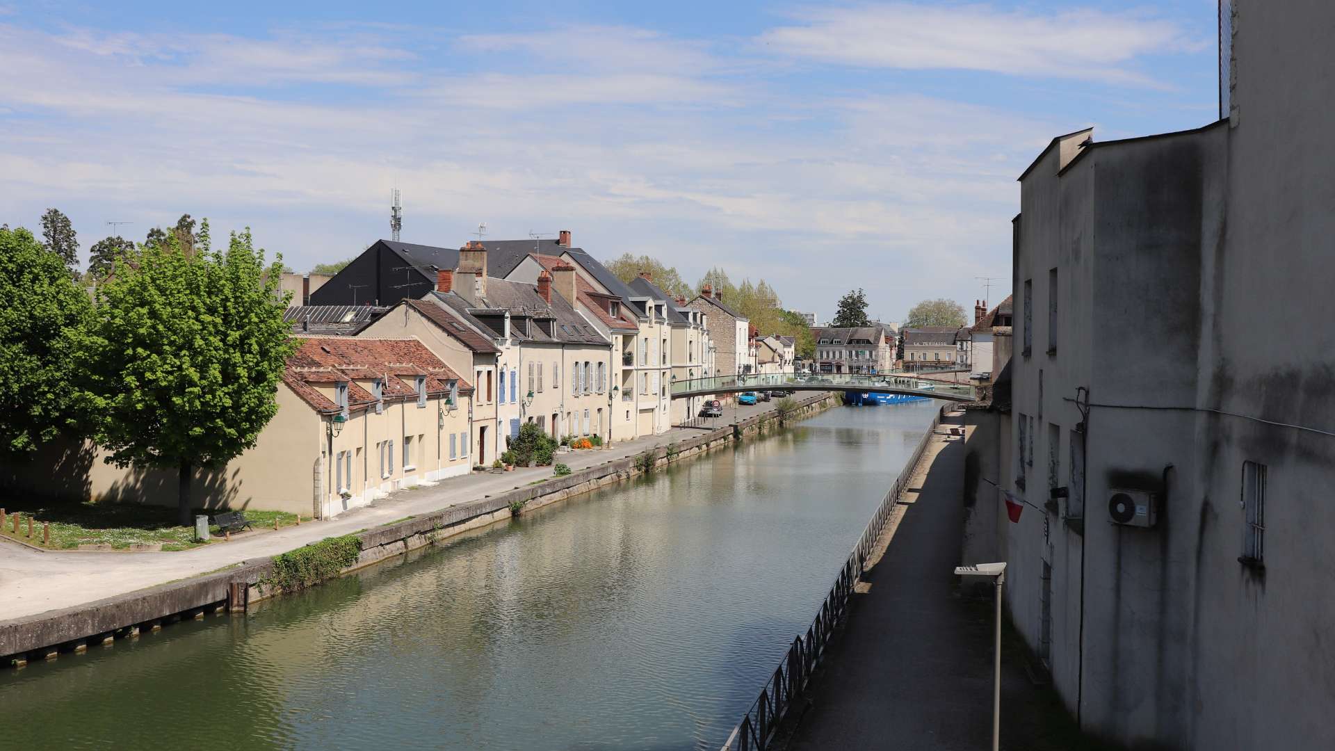 Ostéopathe animalier dans le Loiret (45) : Laurie et David à votre domicile 1 Ostéopathe animalier en intervention à domicile dans le Loiret